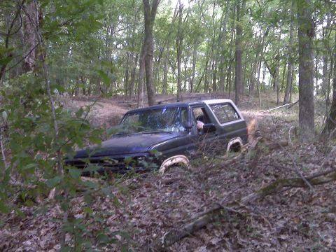 1983 Ford Bronco - This is how tight the ravine is - I could barely open the door.