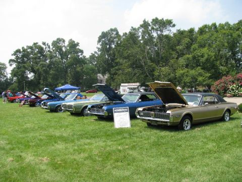 2003 Mercury Marauder - Row of Cougars
