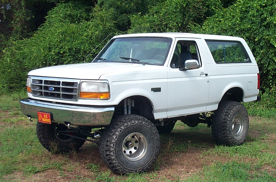 1995 Ford Bronco “Big Pig”