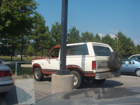 1983 Ford Bronco - Spotted behind the GM dealership in Bartlett, TN.