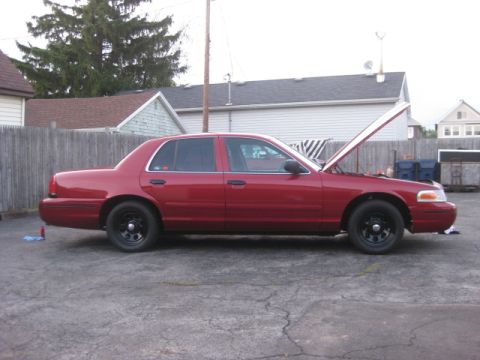2000 Ford Crown Victoria photo