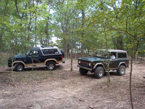 1975 Ford Bronco - He made a wide loop to come back for the sled trail.