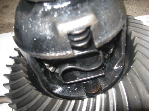 1995 Ford Bronco - This image shows the internal components of a vehicle's differential, not the exterior of a 1995 Ford Bronco.