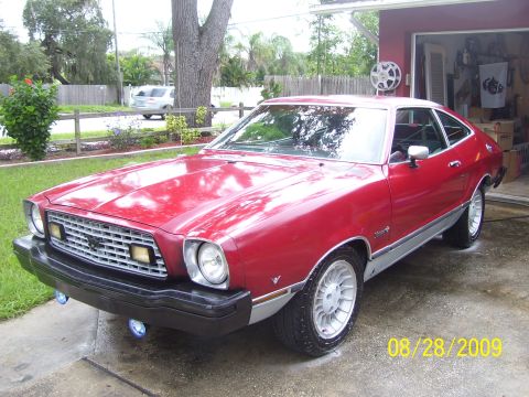 1975 Ford Mustang II - 08/09, street-front