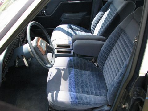 1985 Ford LTD - In great shape, only needs a head liner.