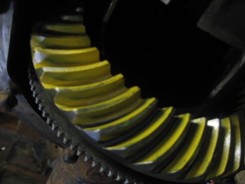 1995 Ford Bronco - Differential gears with yellow markings are visible in this close-up shot.