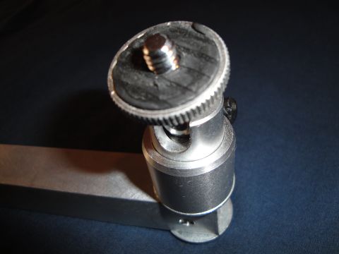 1993 Ford Taurus - This photo shows a part of a camera tripod mount, not a 1993 Ford Taurus.