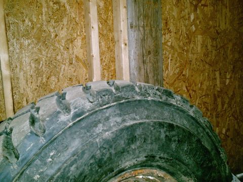 2001 Dodge 2500 - A large tire with aggressive tread is shown in detail.
