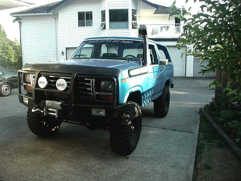 1985 Ford Bronco - Safari Snorkel #SS395HF.