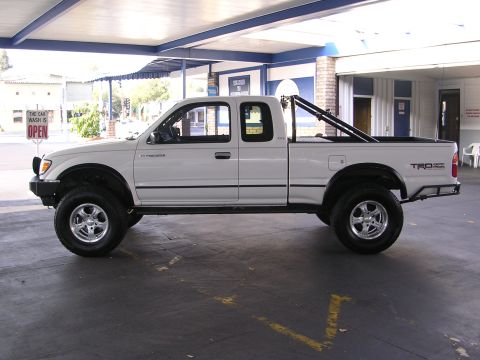 1999 Toyota Tacoma photo