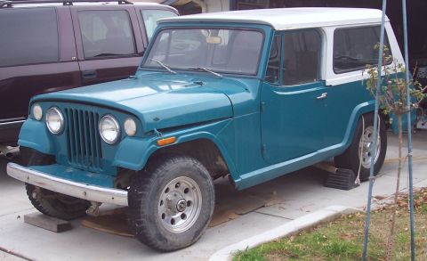 1970 Jeep Jeepster - Got it running enough to turn it around and move it across the driveway.