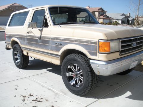 1990 Ford Bronco “Rusty”