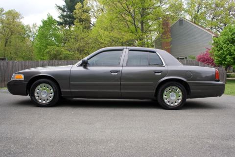 2000 Ford Crown Victoria photo