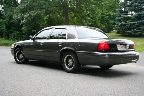 2000 Ford Crown Victoria photo