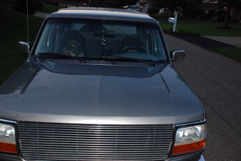 1995 Ford Bronco - The grille design suggests a 1992 model year Ford Bronco, not a 1995 as claimed.
