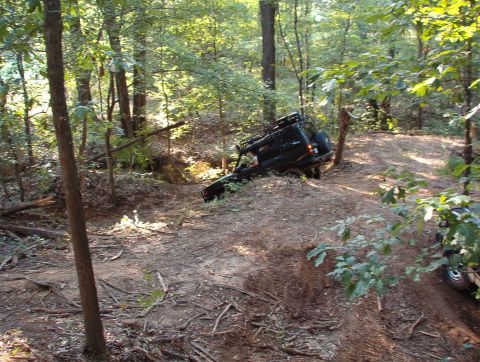 1983 Ford Bronco - There's the dropoff. Making a L turn here is challenging.
