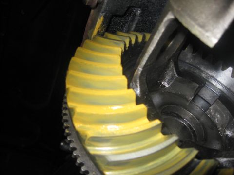 1995 Ford Bronco - Differential gears with yellow paint applied to teeth.