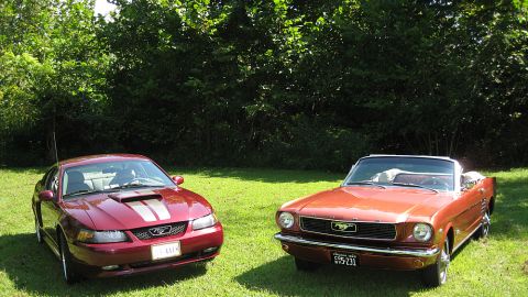 2004 Ford Mustang photo