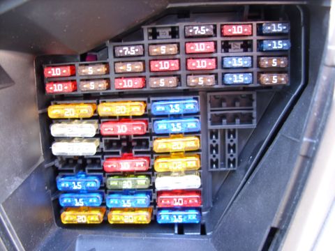 2003 Volkswagen Beetle - Fuse box for the record...