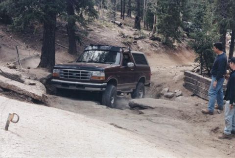 1996 Ford Bronco - easing up Hackett Rock