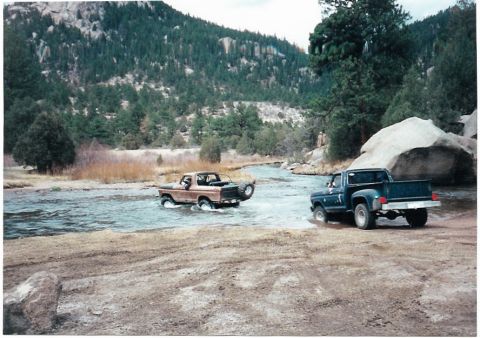 1996 Ford Bronco - Crossing the river