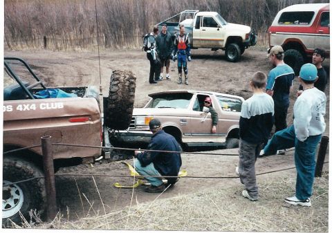 1996 Ford Bronco - Steve stuck in "The Pit"