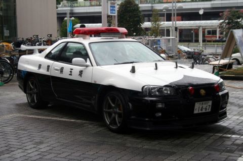 1900 Bentley Turbo - This is a Japanese police car, likely a modified Nissan Skyline GT-R.