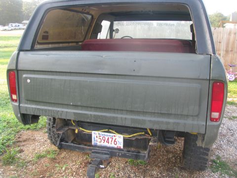 1979 Ford Bronco - Rear view of a 1979 Ford Bronco, showing its trailer hitch and Alabama license plate.