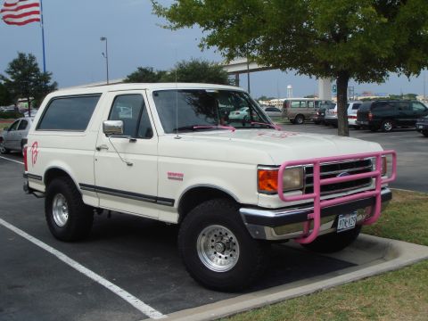 1992 Ford Bronco - Spotted at the Austin Dave and Buster's