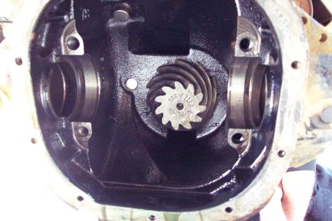 1996 Ford Bronco - Ford 8.8 3.55 Pinion. (6/8/2002)