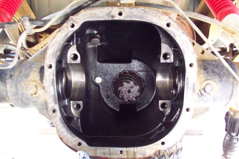 1996 Ford Bronco - Ford 8.8 5.13 Pinion Installed. (6/8/2002)