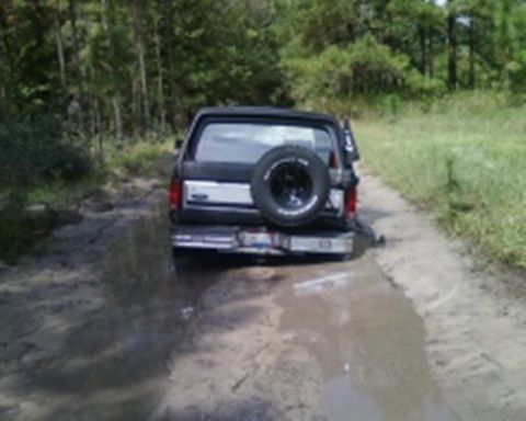 1986 Ford Bronco - Stuck all the way to the hitch