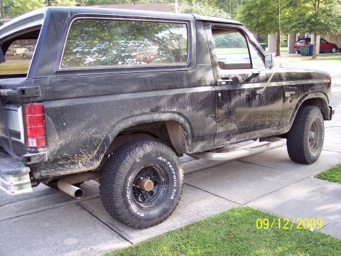 1986 Ford Bronco - Looks better clean