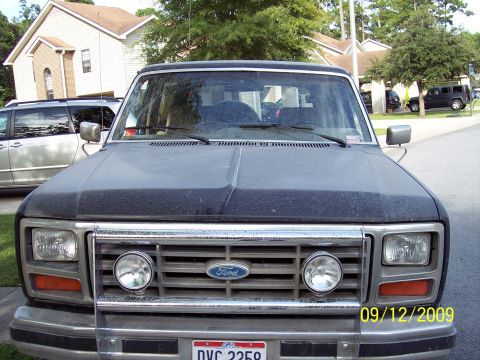 1986 Ford Bronco - Front end after slop water playing in the back 40