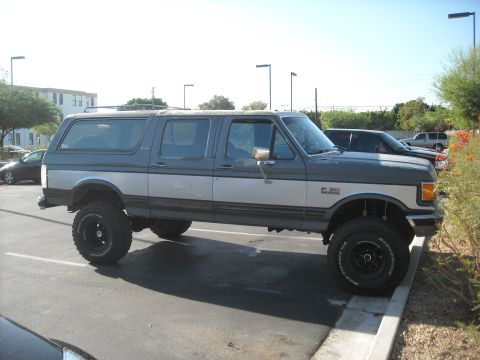 1990 Ford C-150 (Centurion Conversions) - 6" lift installed