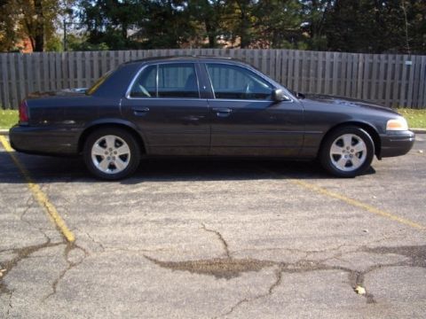 Dealer Pictures - 2004 Ford Crown Victoria