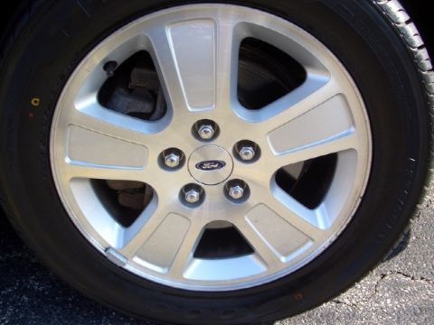 2004 Ford Crown Victoria - 2004 Ford Crown Victoria LX Sport (stock)