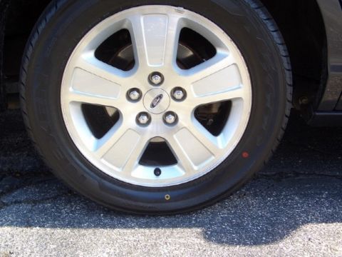 2004 Ford Crown Victoria - 2004 Ford Crown Victoria LX Sport (stock)