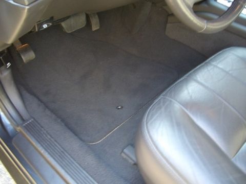 2004 Ford Crown Victoria - 2004 Ford Crown Victoria LX Sport (stock)