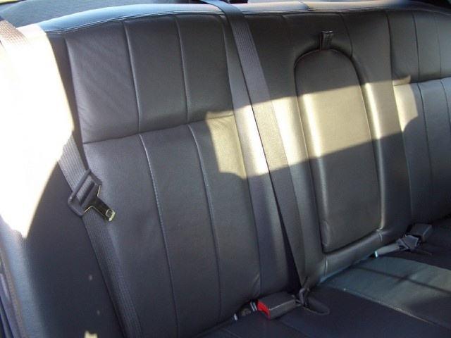 2004 Ford Crown Victoria LX Sport (stock)
