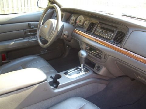 2004 Ford Crown Victoria - 2004 Ford Crown Victoria LX Sport (stock)