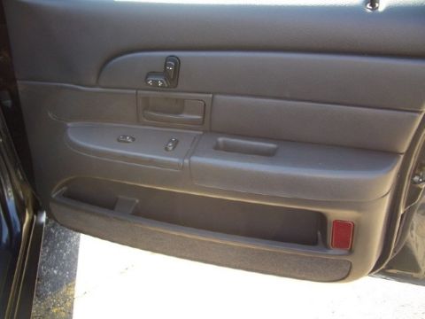 2004 Ford Crown Victoria - 2004 Ford Crown Victoria LX Sport (stock)