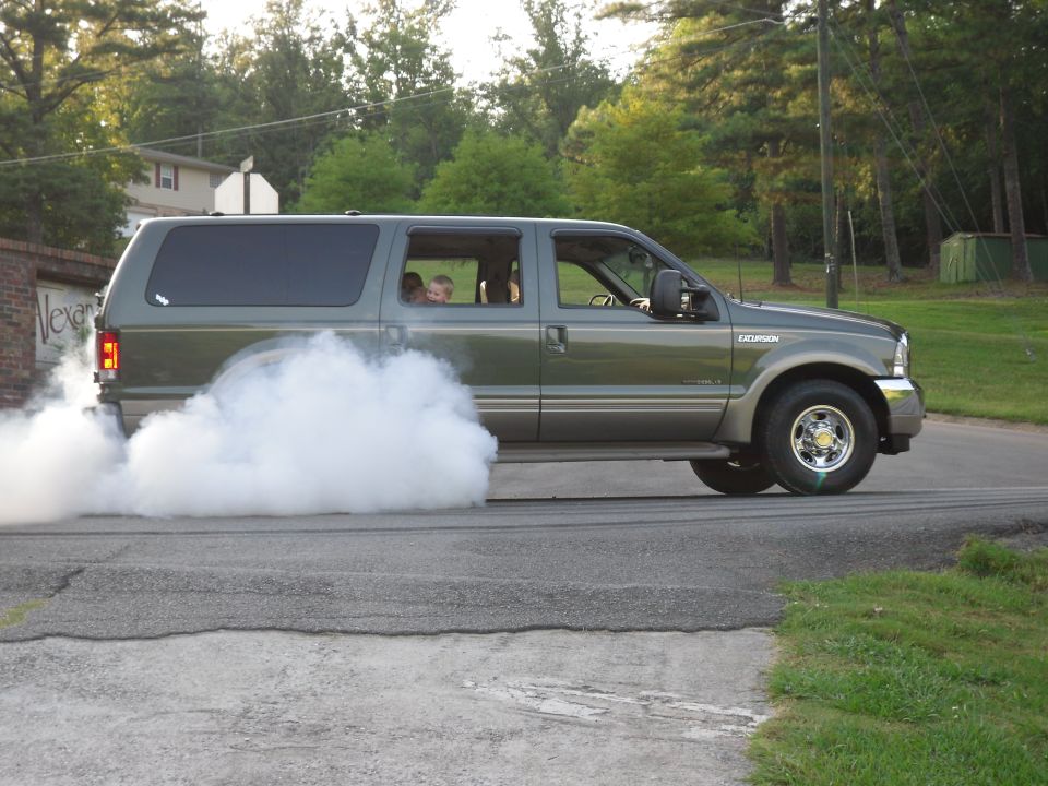 2001 Ford Excursion “smokin bahemith”