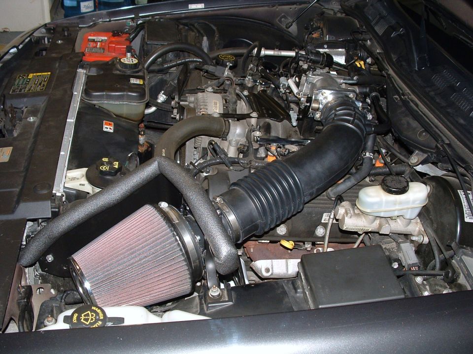 -7.5" K&N air filter.
-K&N Crown Victoria 2003 modifed heat shield.
-K&N Mercury Marauder filter adaptor.
-80mm Mercury Marauder MAF sensor.
-2004 Crown Victoria Police Interceptor air intake tube.
-70mm Accufab Throttle Body.
- Ported & Polished stock Plenum.
- 0.5" Plenum Spacer.