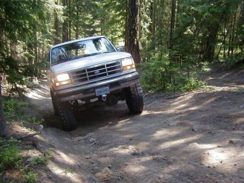 1996 Ford Bronco - Climbing a hill on trail to Ravens Roost. (7/13/2002)