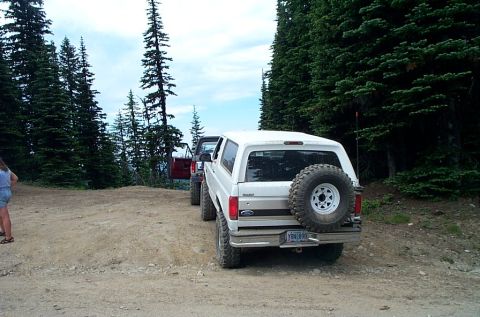 1996 Ford Bronco - At one of the turnouts along the trail to Ravens Roost. (7/13/2002)