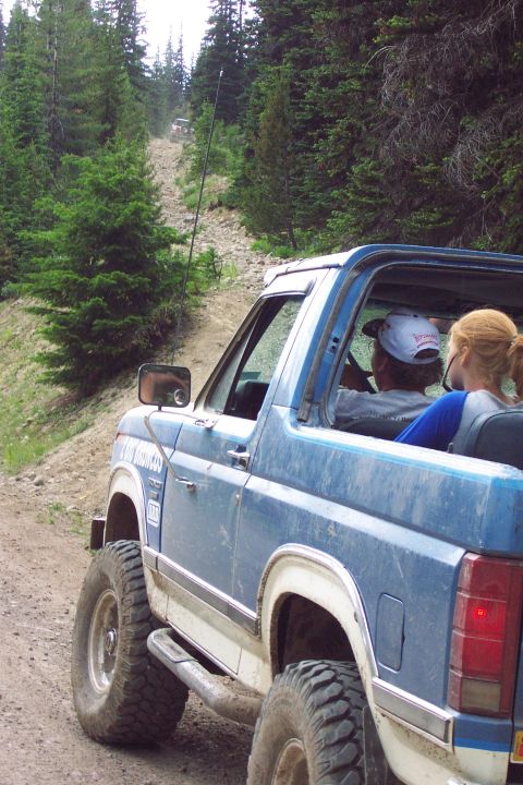 1996 Ford Bronco - Boulder field hill climb on trail to Ravens Roost. (7/13/2002)