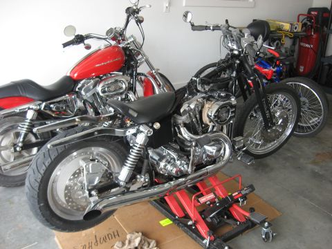 1979 Harley-Davidson FXRT Sport Glide - 1979 Shovelhead FXE stripping paint of rear aluminium wheel