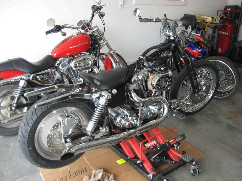 1979 Shovelhead FXE stripping paint of rear aluminium wheel
