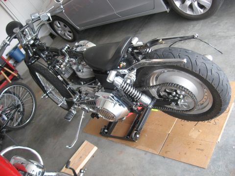 1979 Harley-Davidson FXRT Sport Glide - 1979 Shovelhead FXE stripping paint of rear aluminium wheel